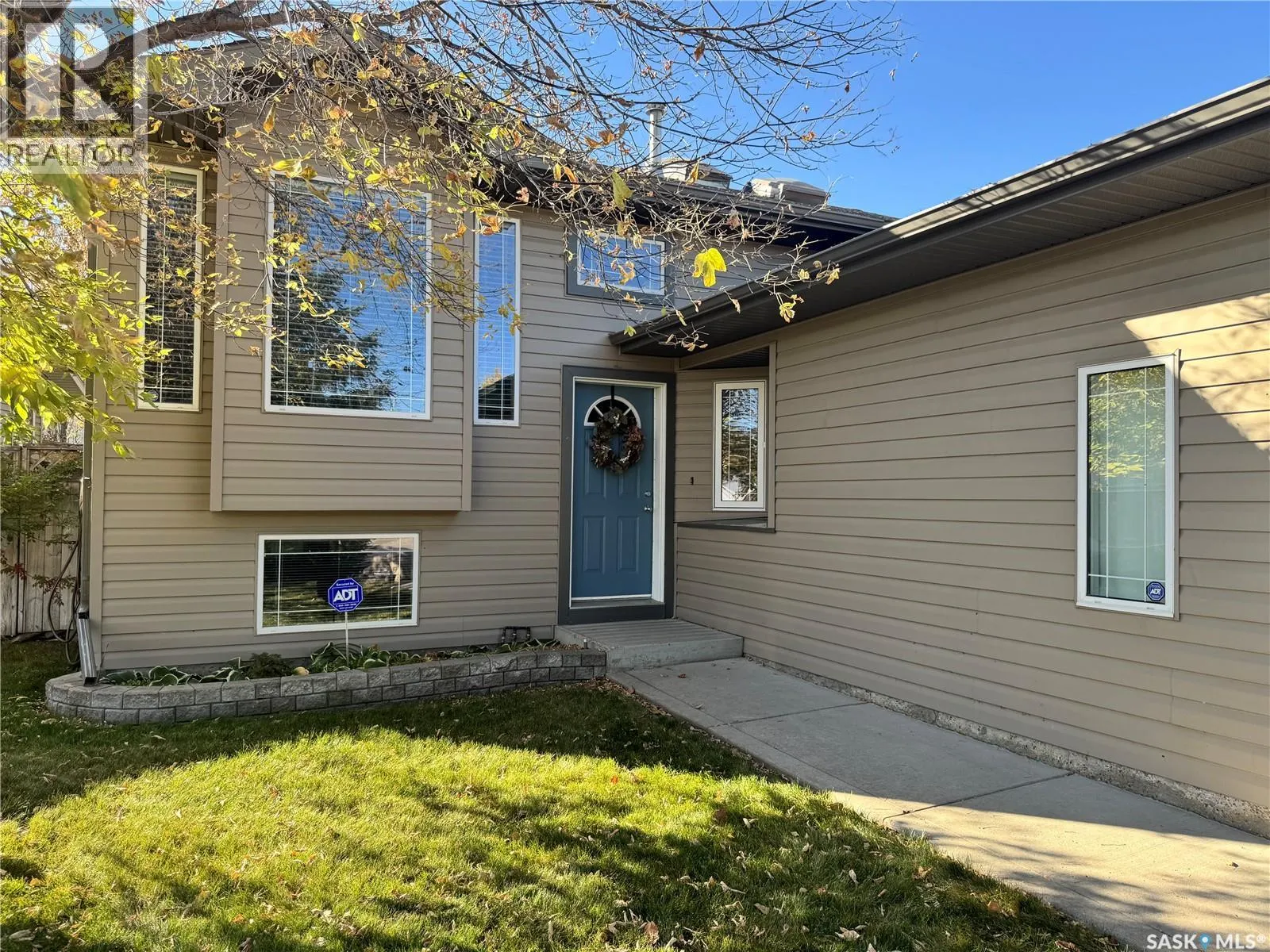 402 Overholt CRESCENT