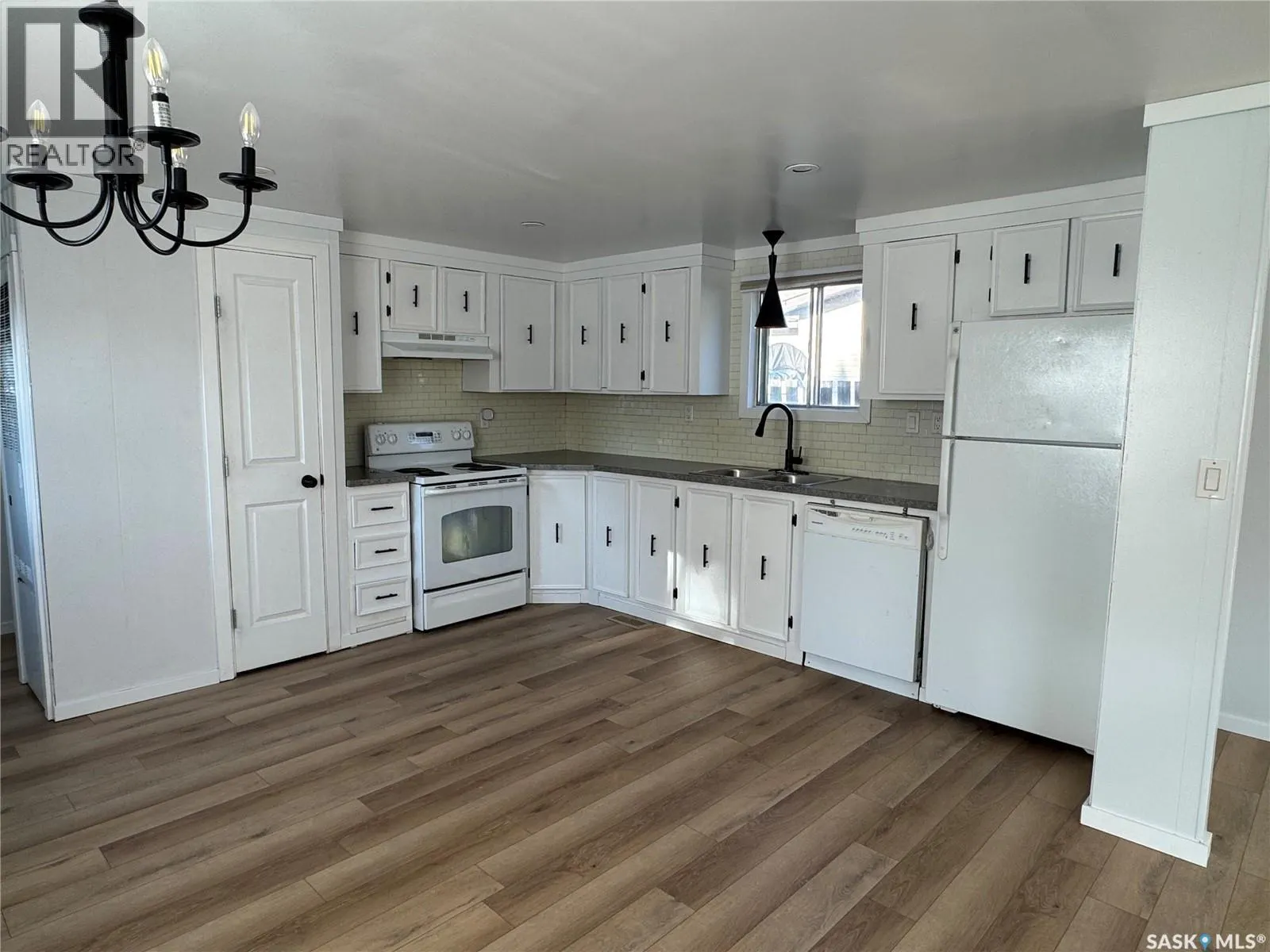 1119 Dalby CRESCENT