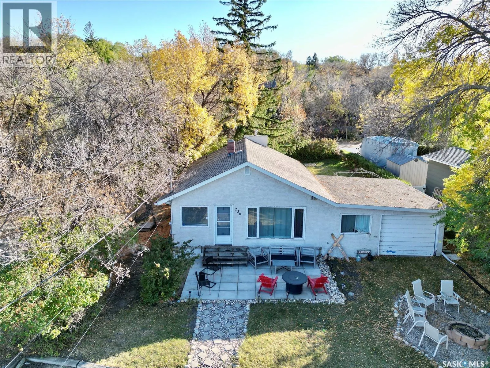 230 Daly AVENUE