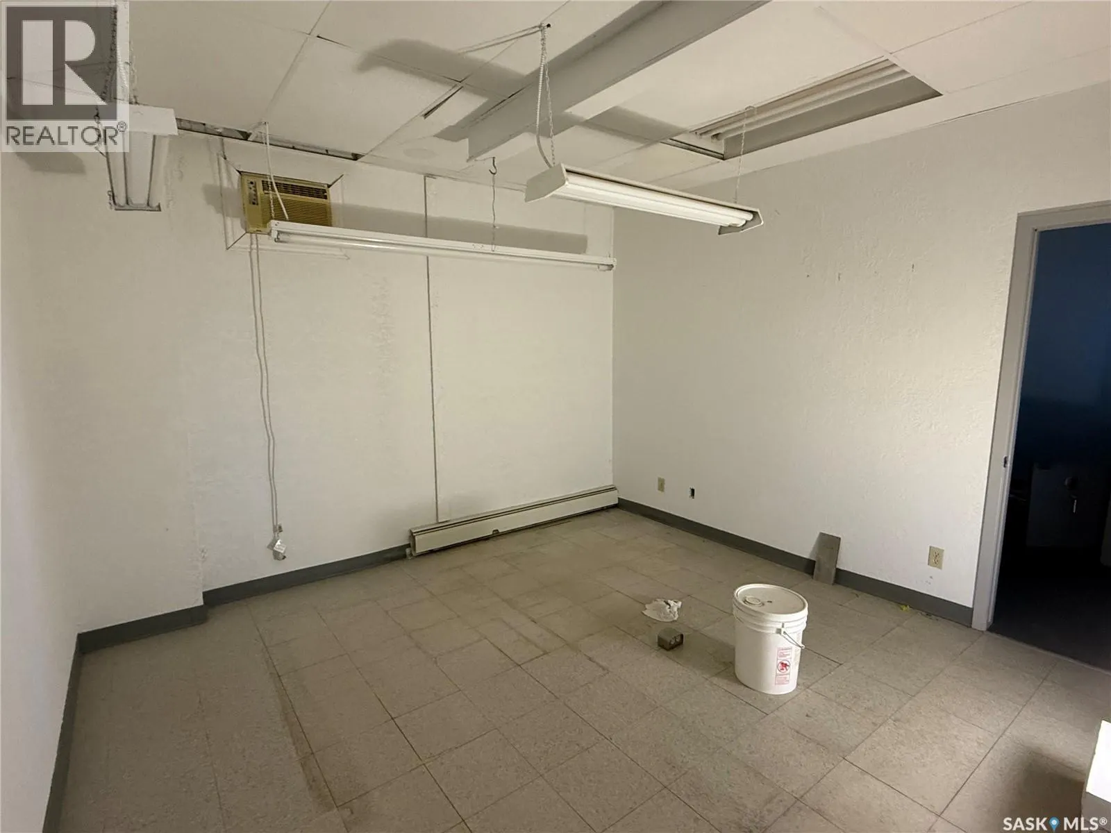 212 1ST AVENUE W