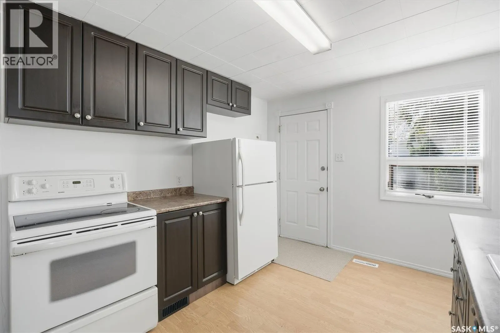 524 2nd STREET E