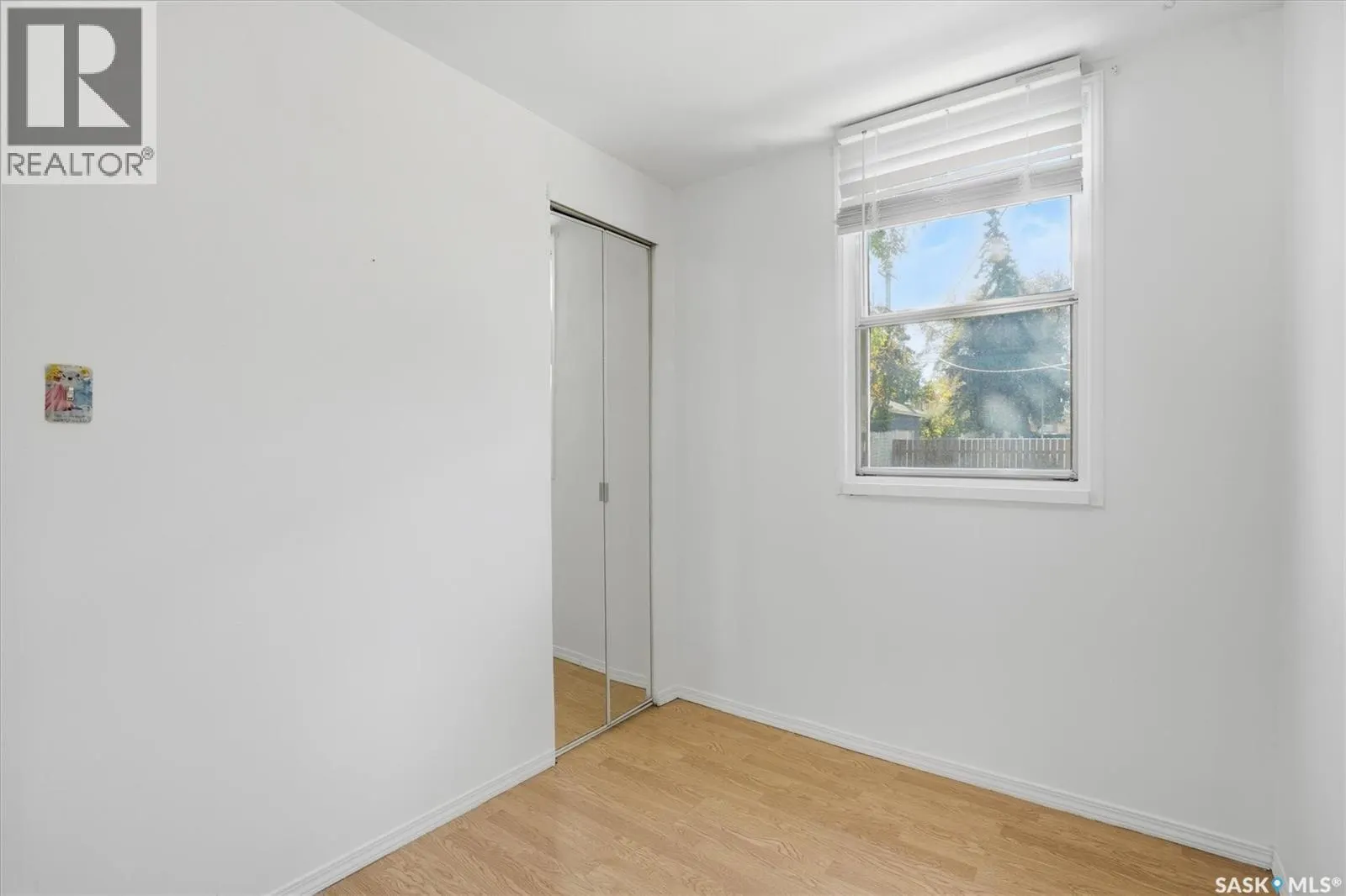 524 2nd STREET E