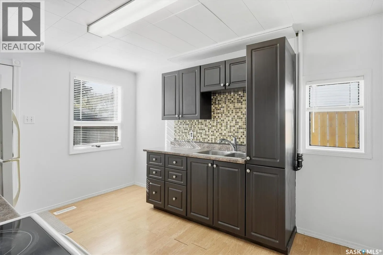 524 2nd STREET E