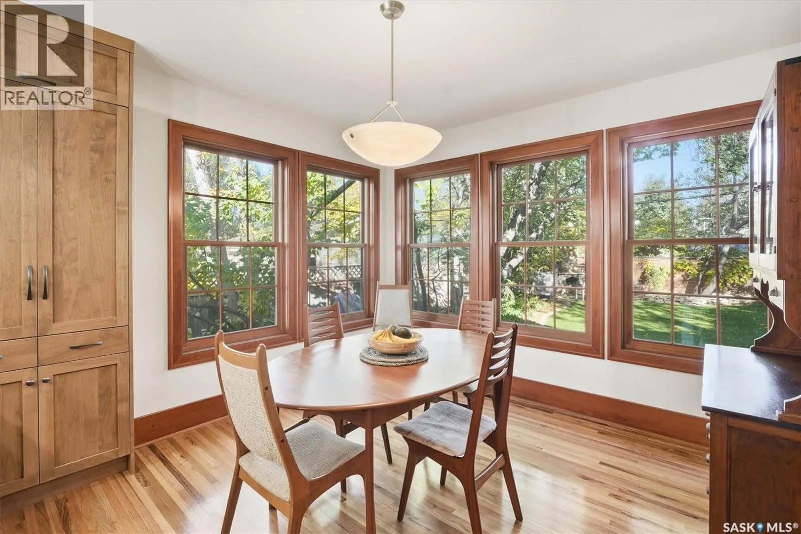 217 7th STREET E
