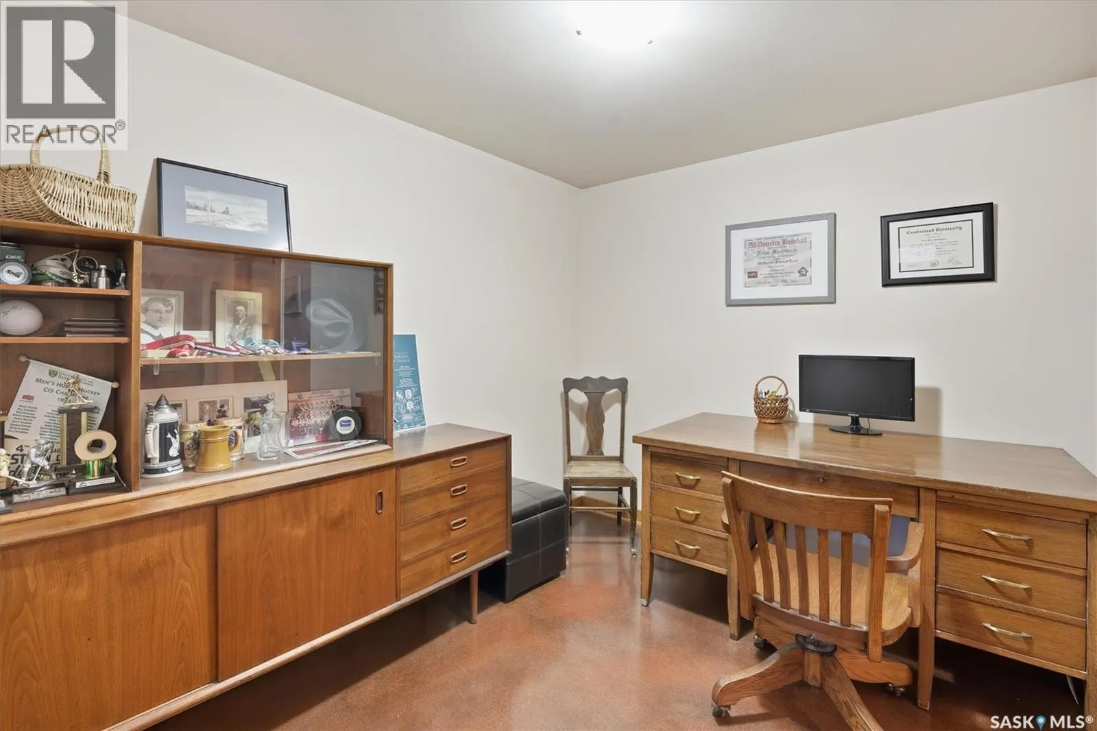 217 7th STREET E