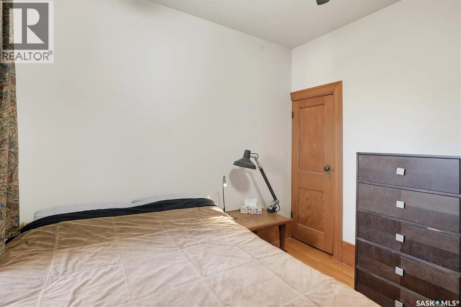 217 7th STREET E