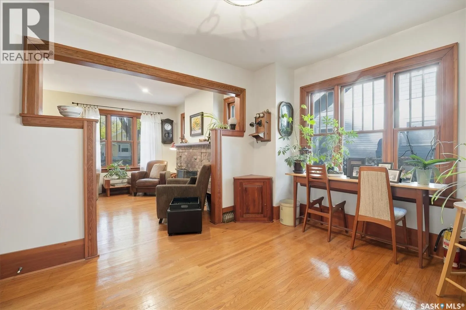 217 7th STREET E