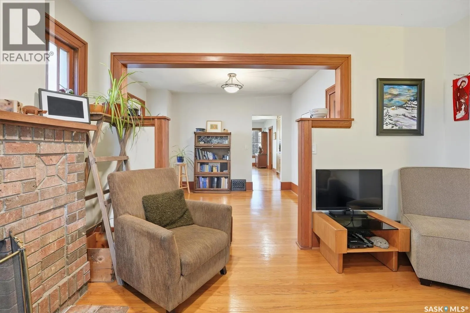 217 7th STREET E