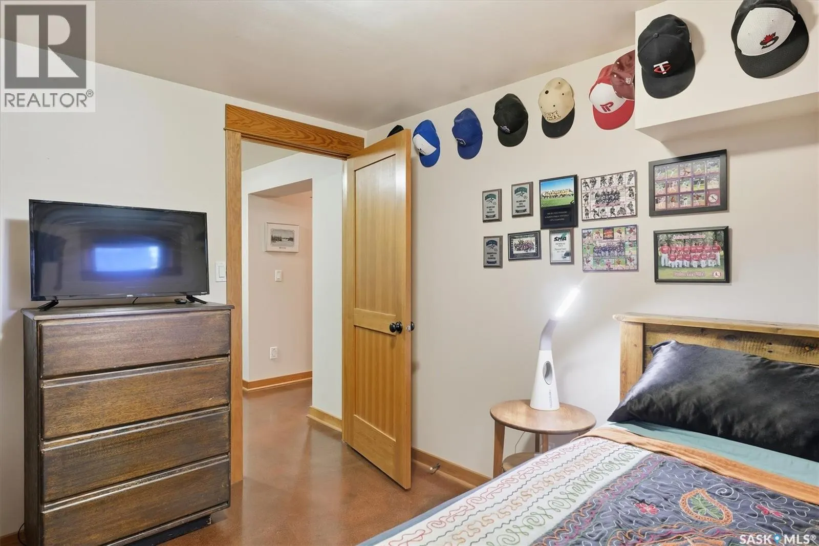 217 7th STREET E