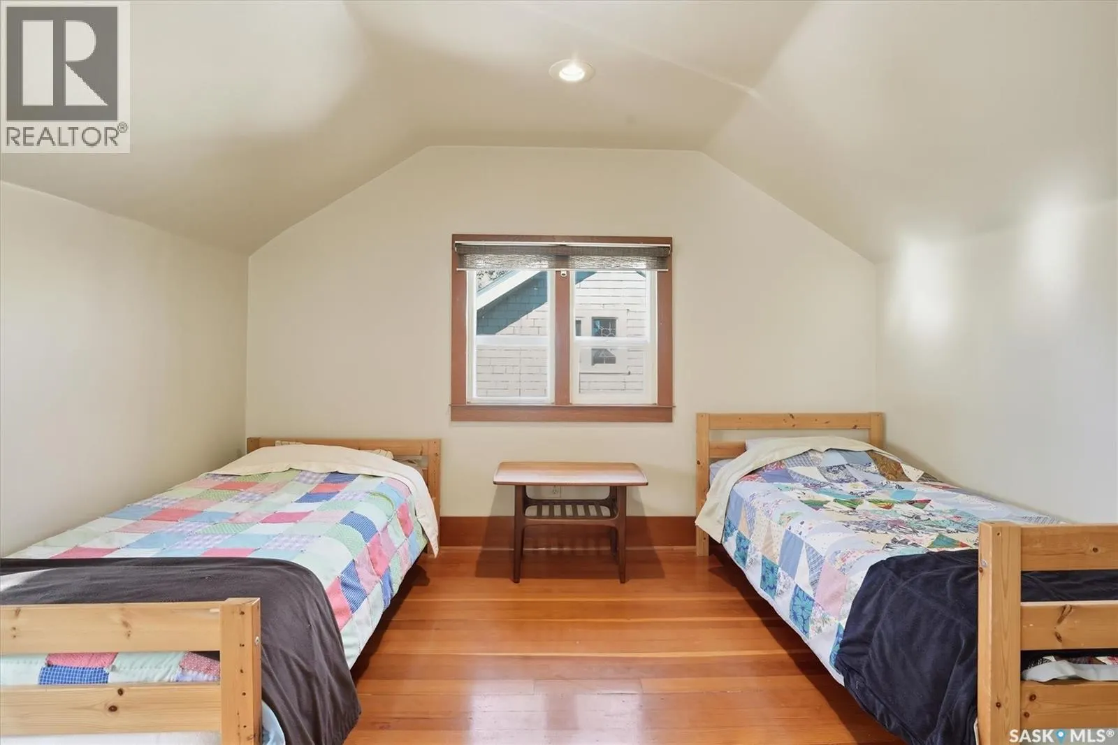 217 7th STREET E