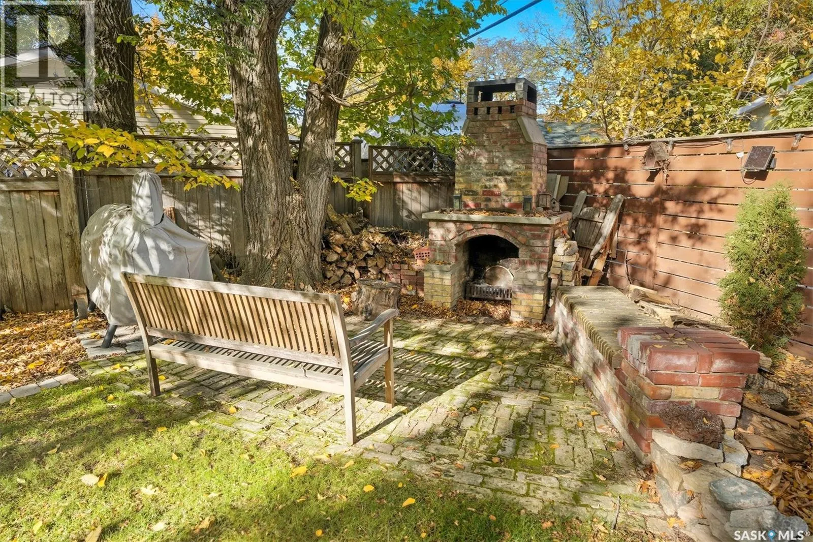 217 7th STREET E