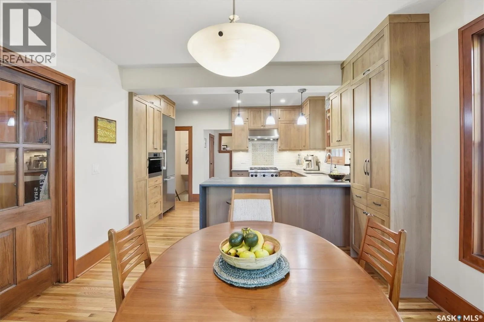 217 7th STREET E