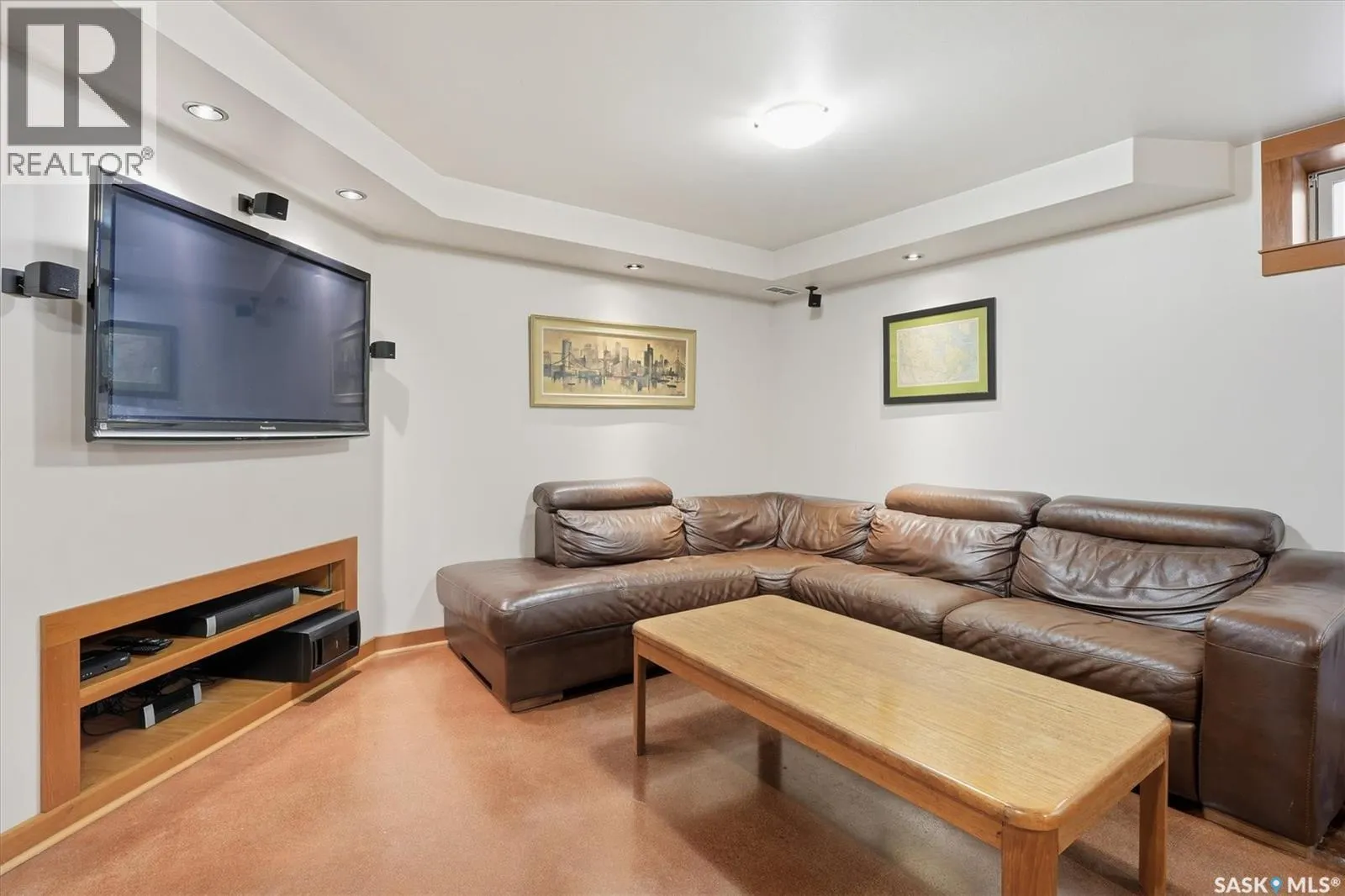 217 7th STREET E