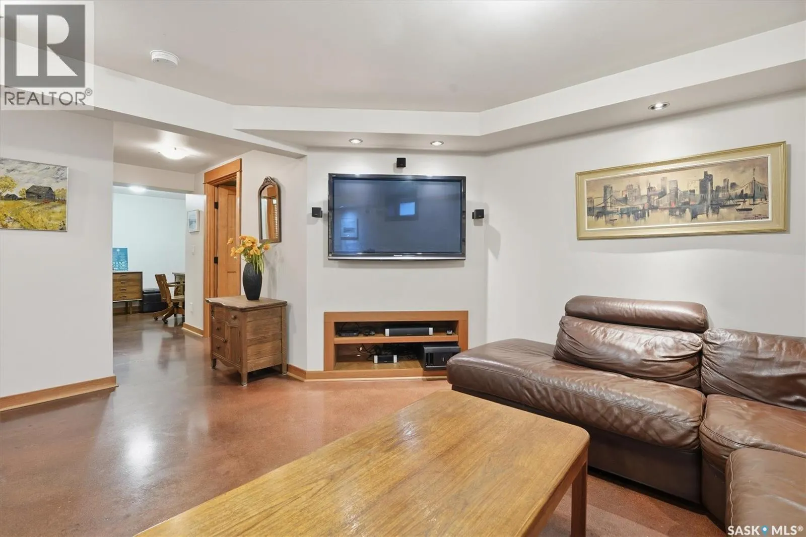 217 7th STREET E
