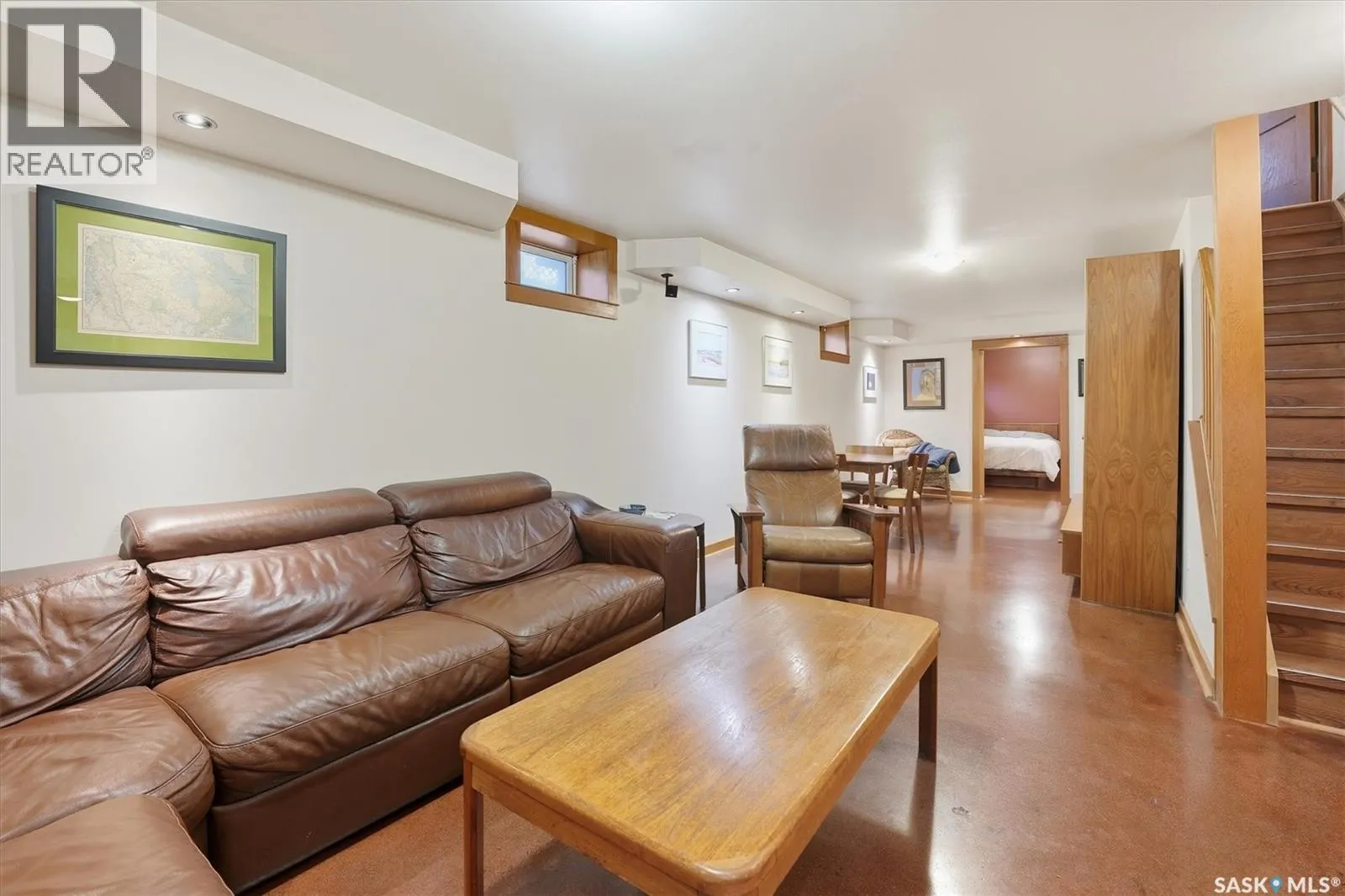 217 7th STREET E
