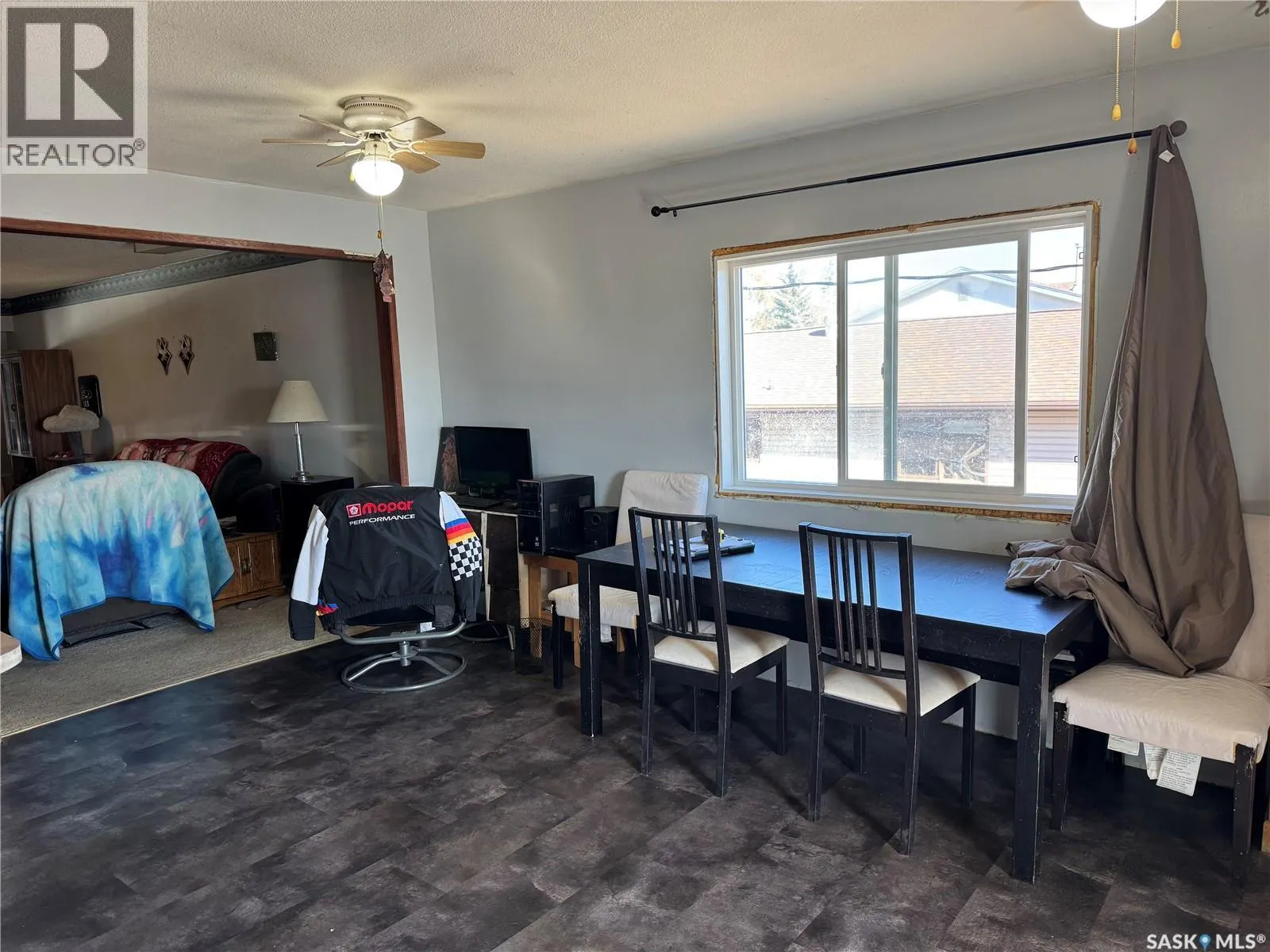 1215 ATHABASCA STREET W