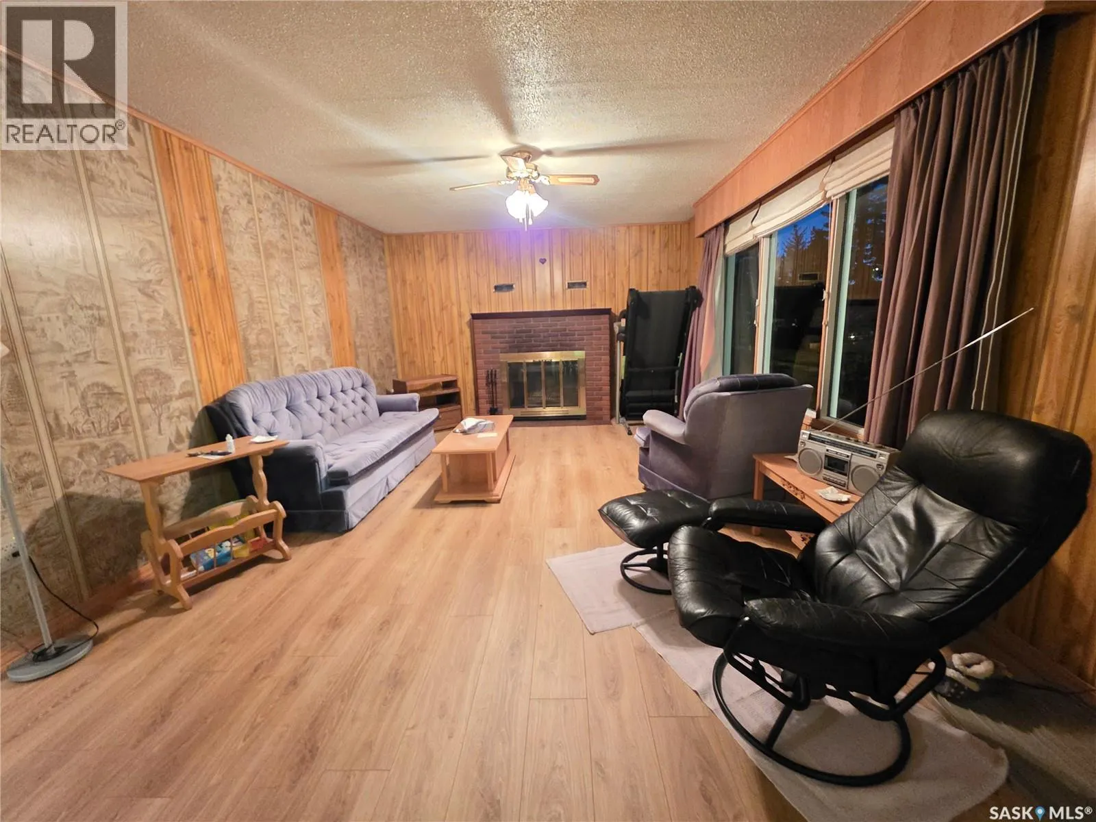 304 3rd STREET N