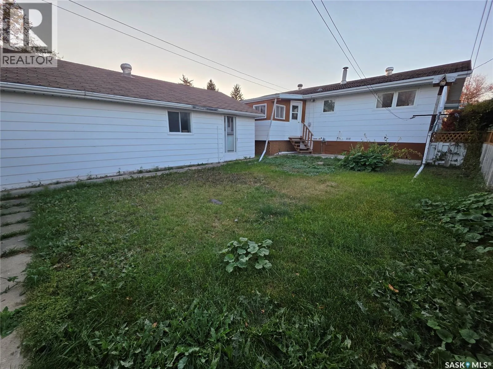 304 3rd STREET N