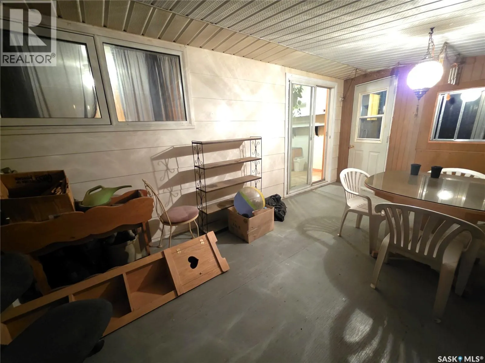 304 3rd STREET N