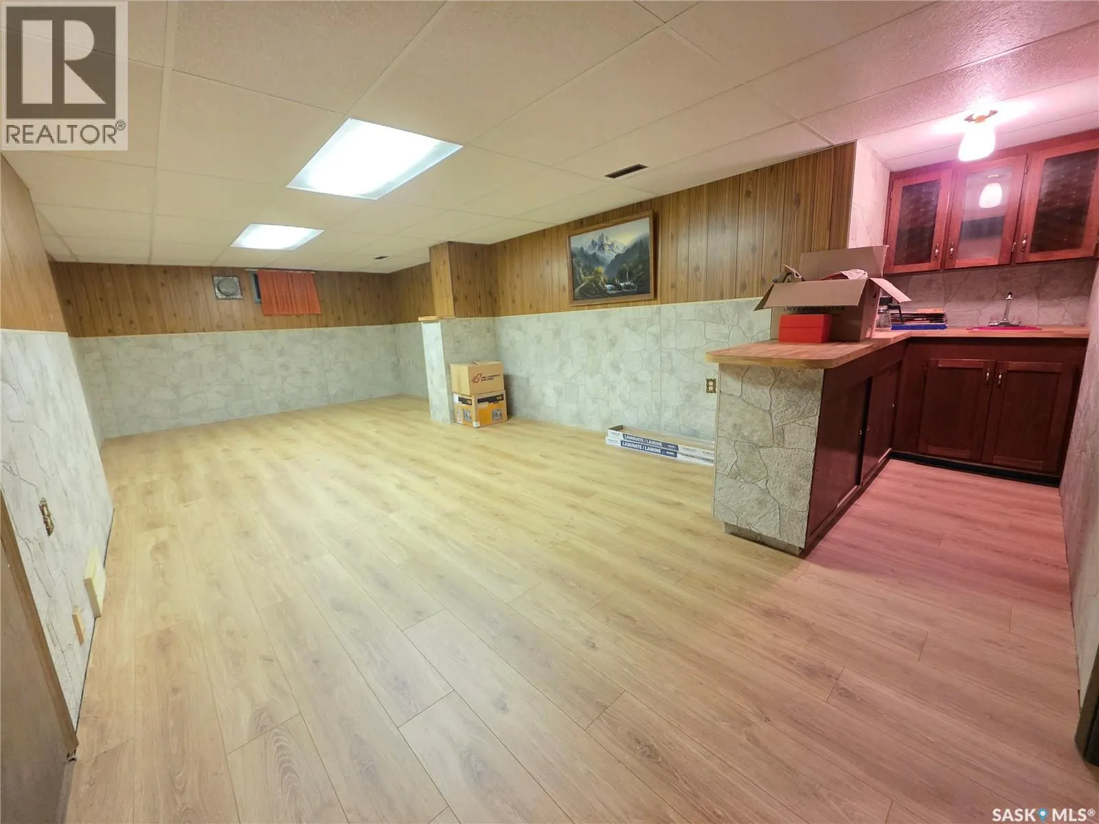 304 3rd STREET N