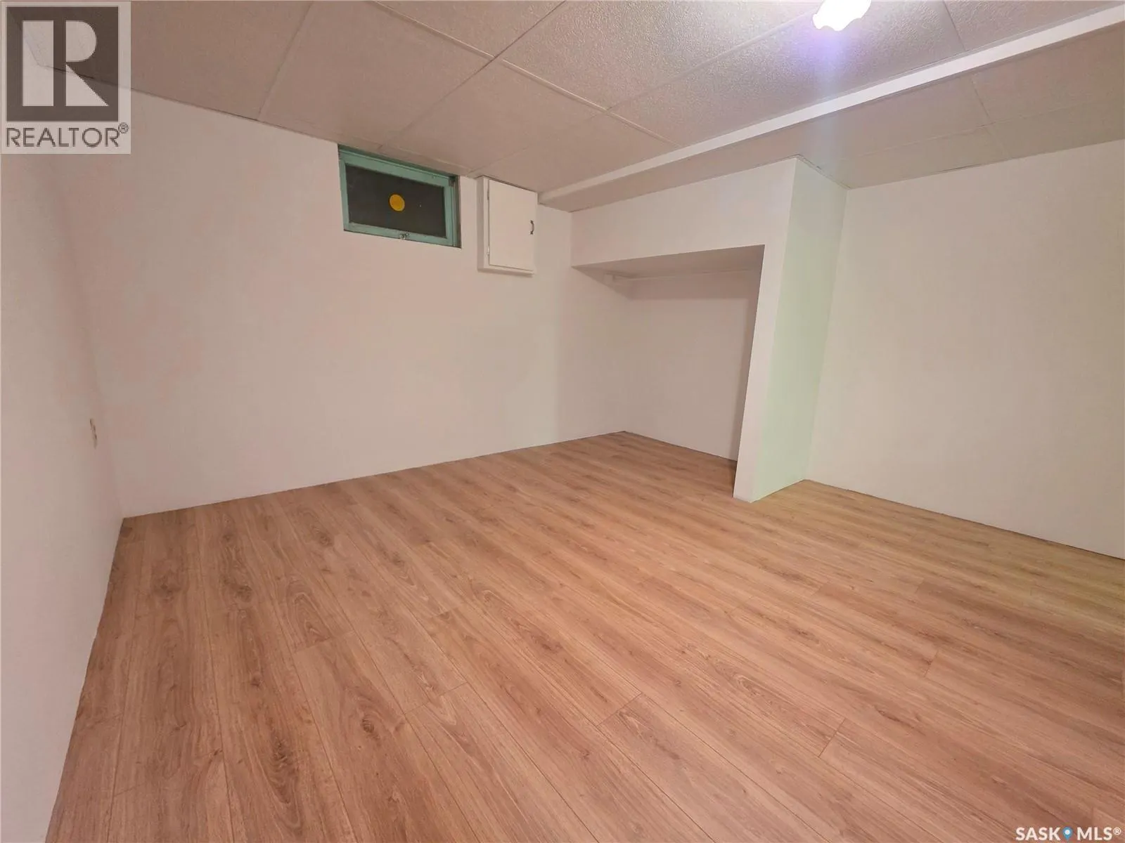 304 3rd STREET N