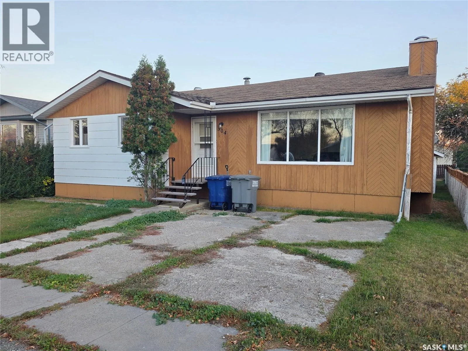 304 3rd STREET N