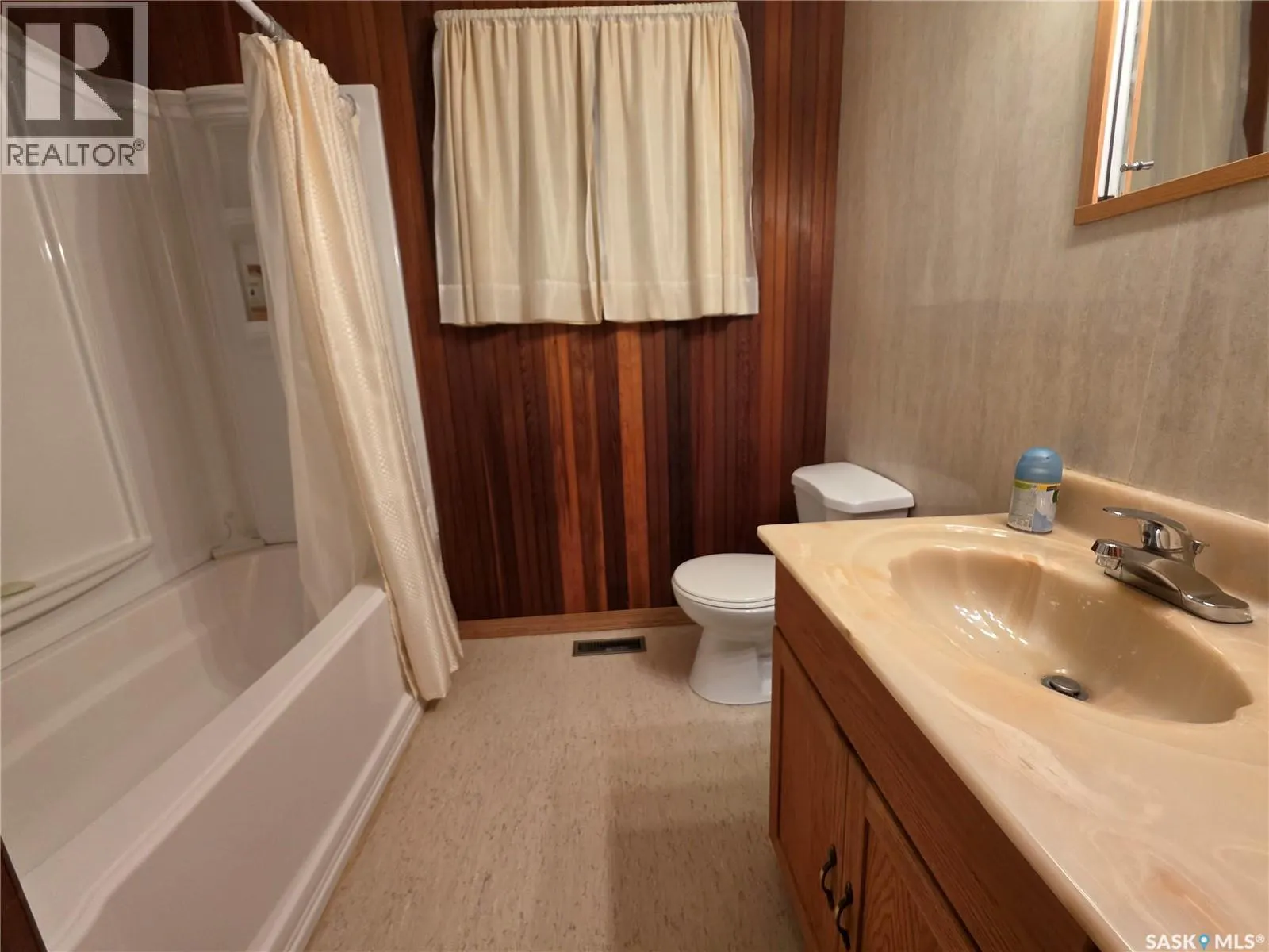 304 3rd STREET N