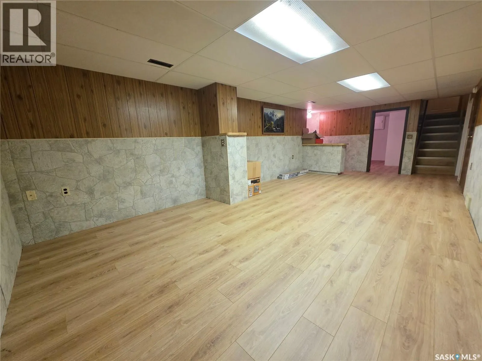 304 3rd STREET N