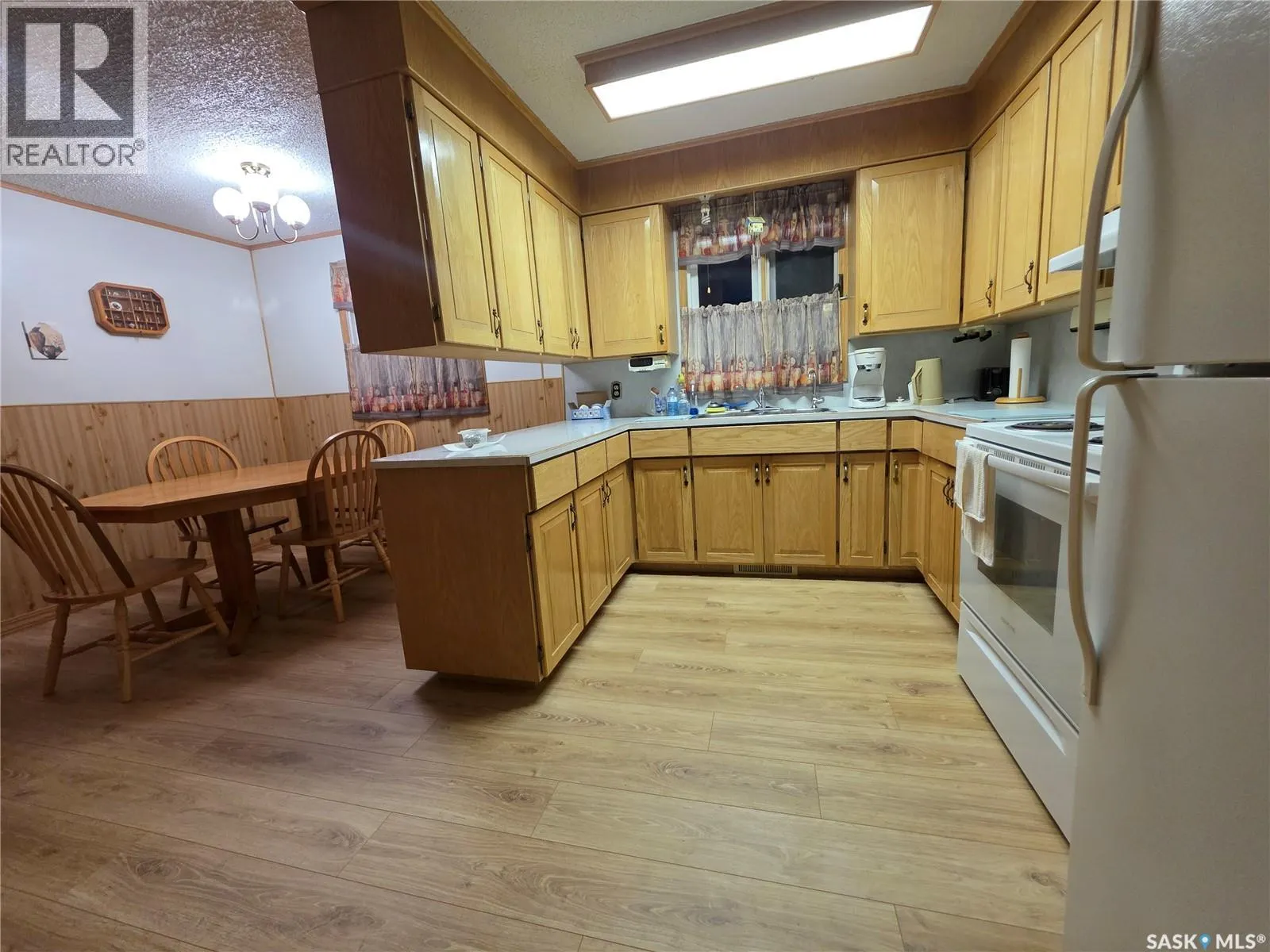 304 3rd STREET N