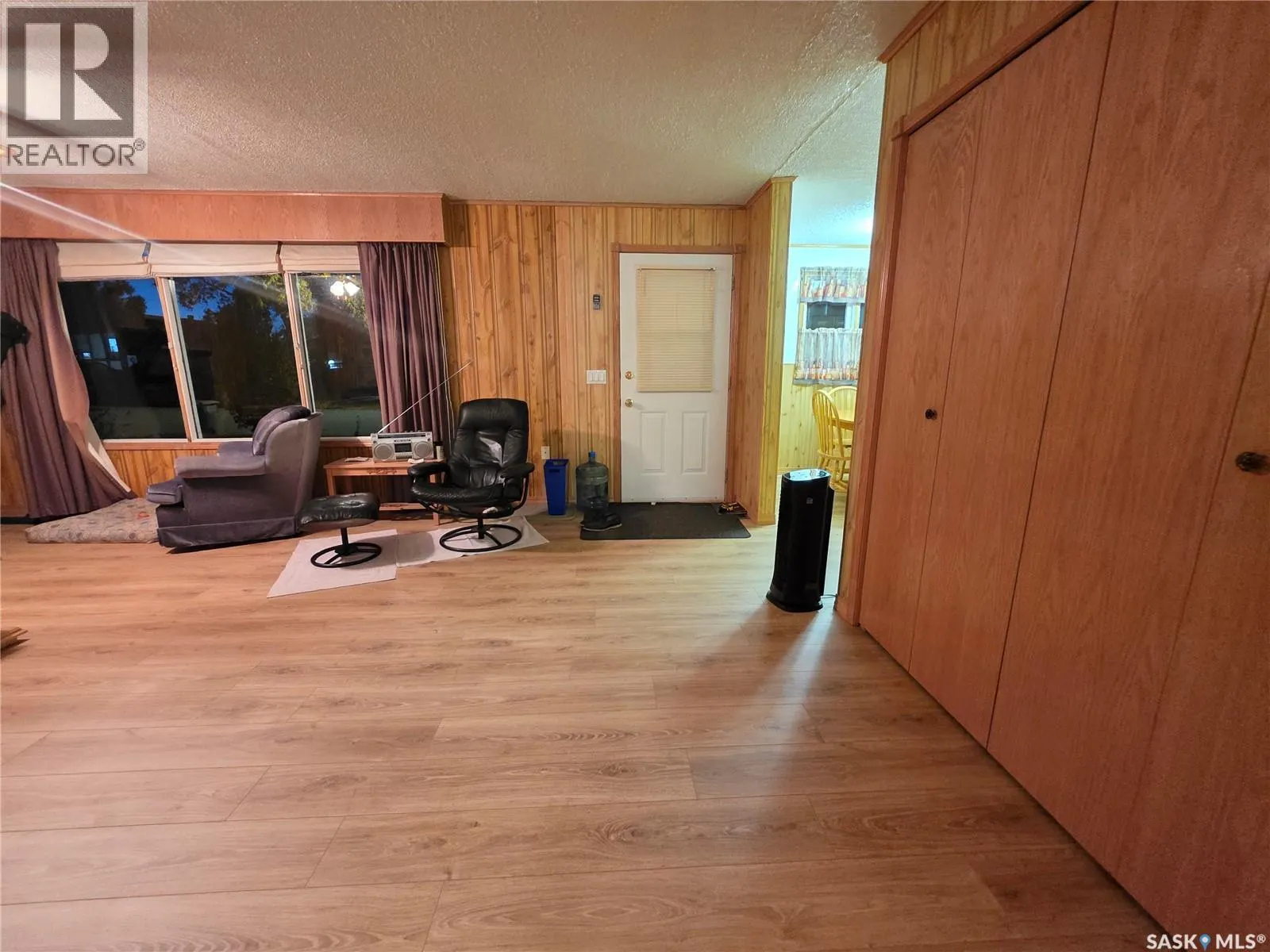 304 3rd STREET N