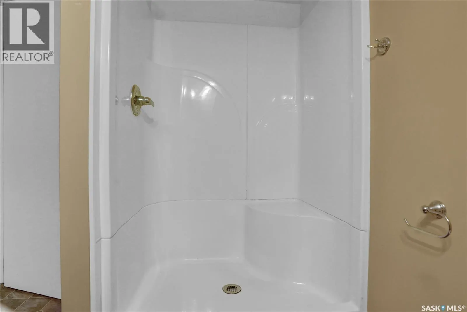 110 3rd AVENUE W