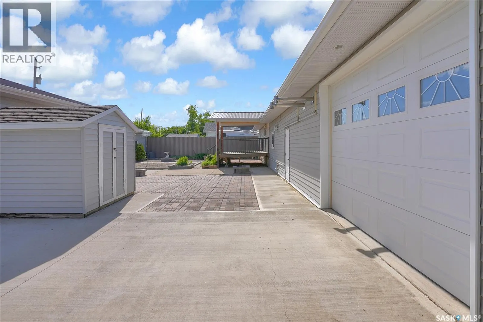 110 3rd AVENUE W