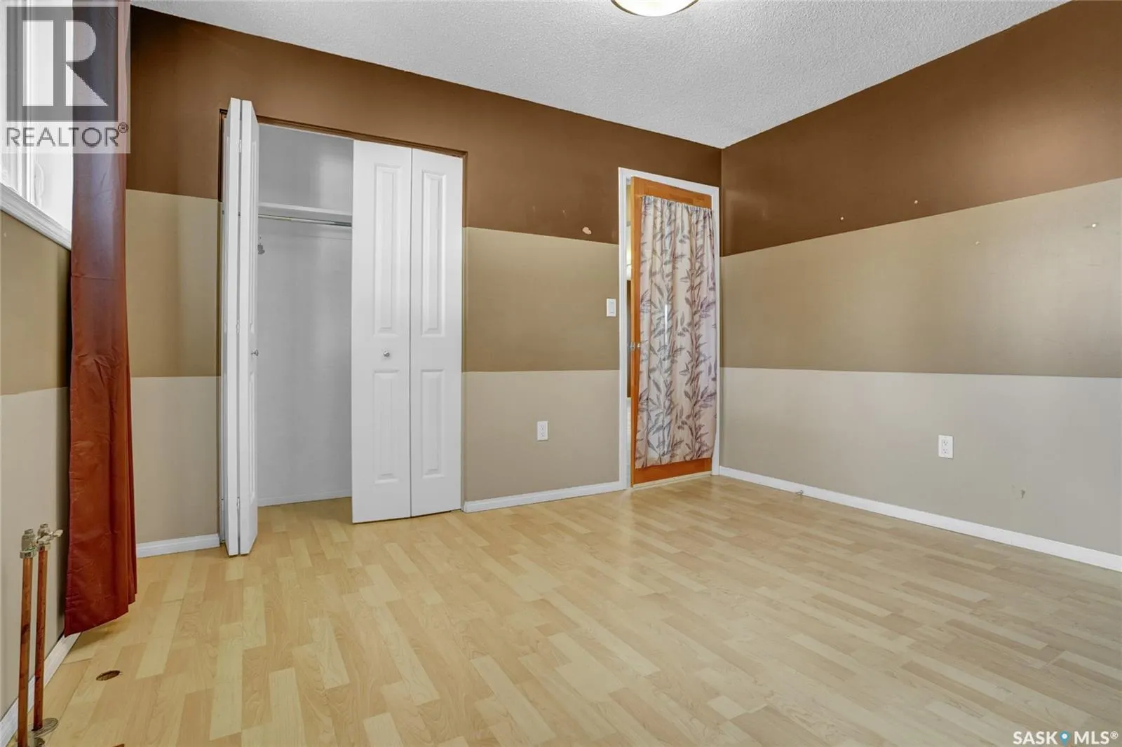 110 3rd AVENUE W