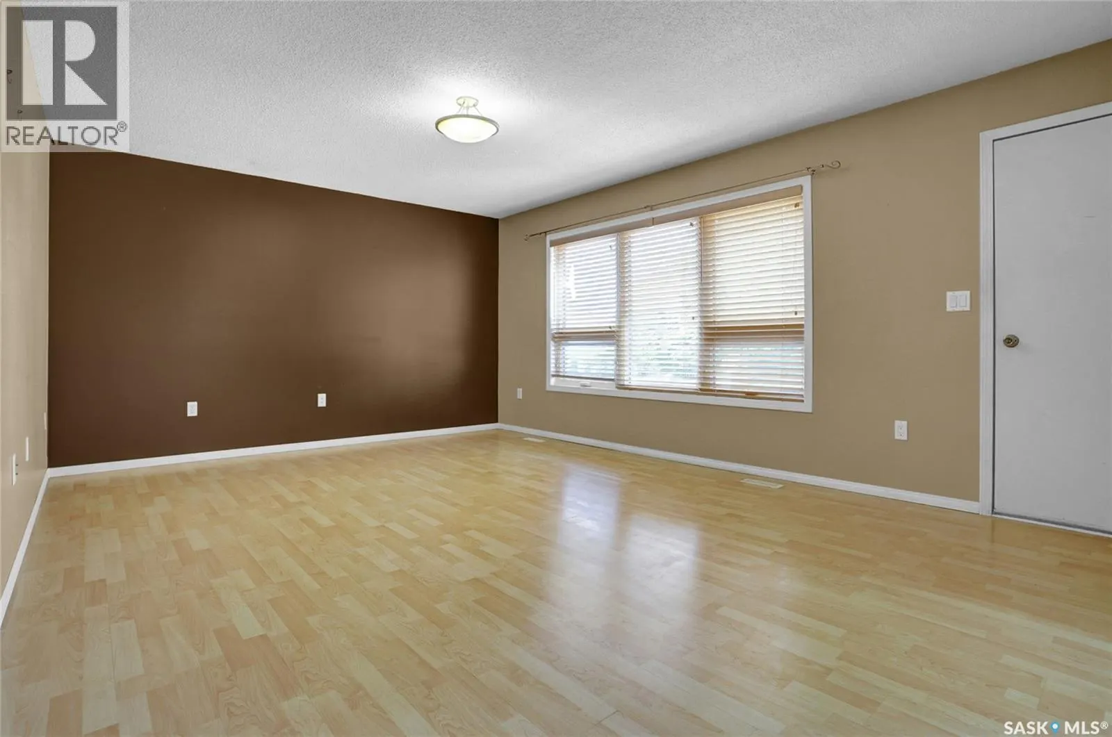 110 3rd AVENUE W