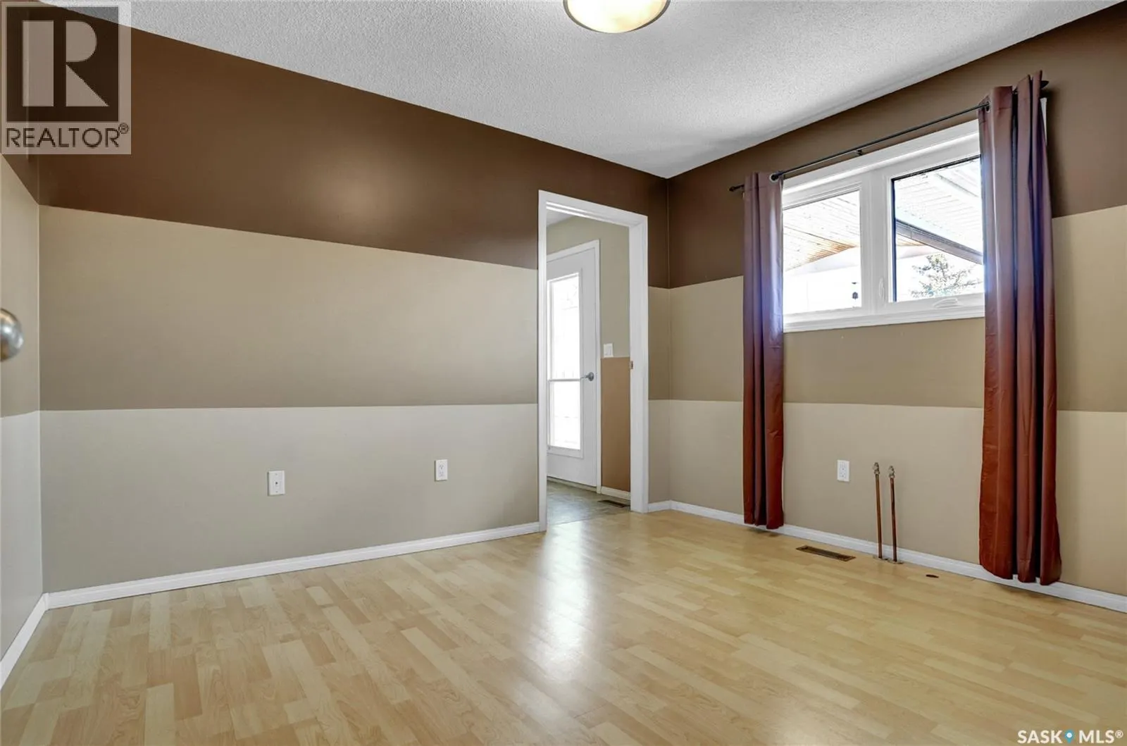 110 3rd AVENUE W