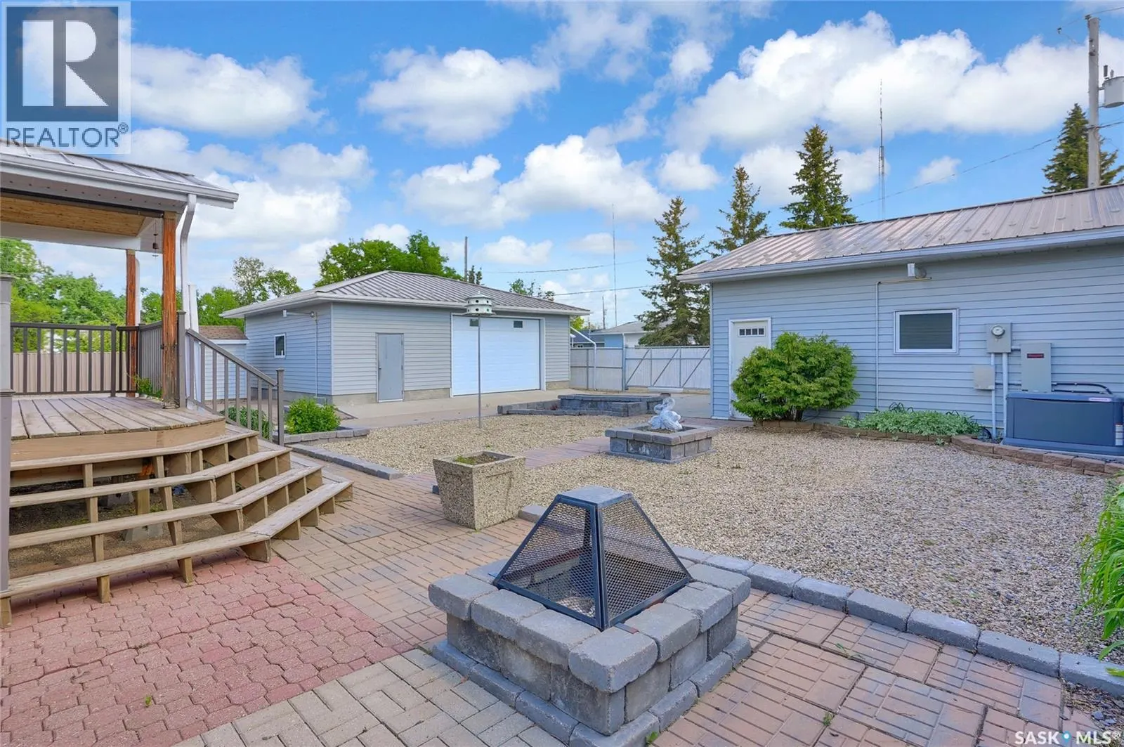 110 3rd AVENUE W