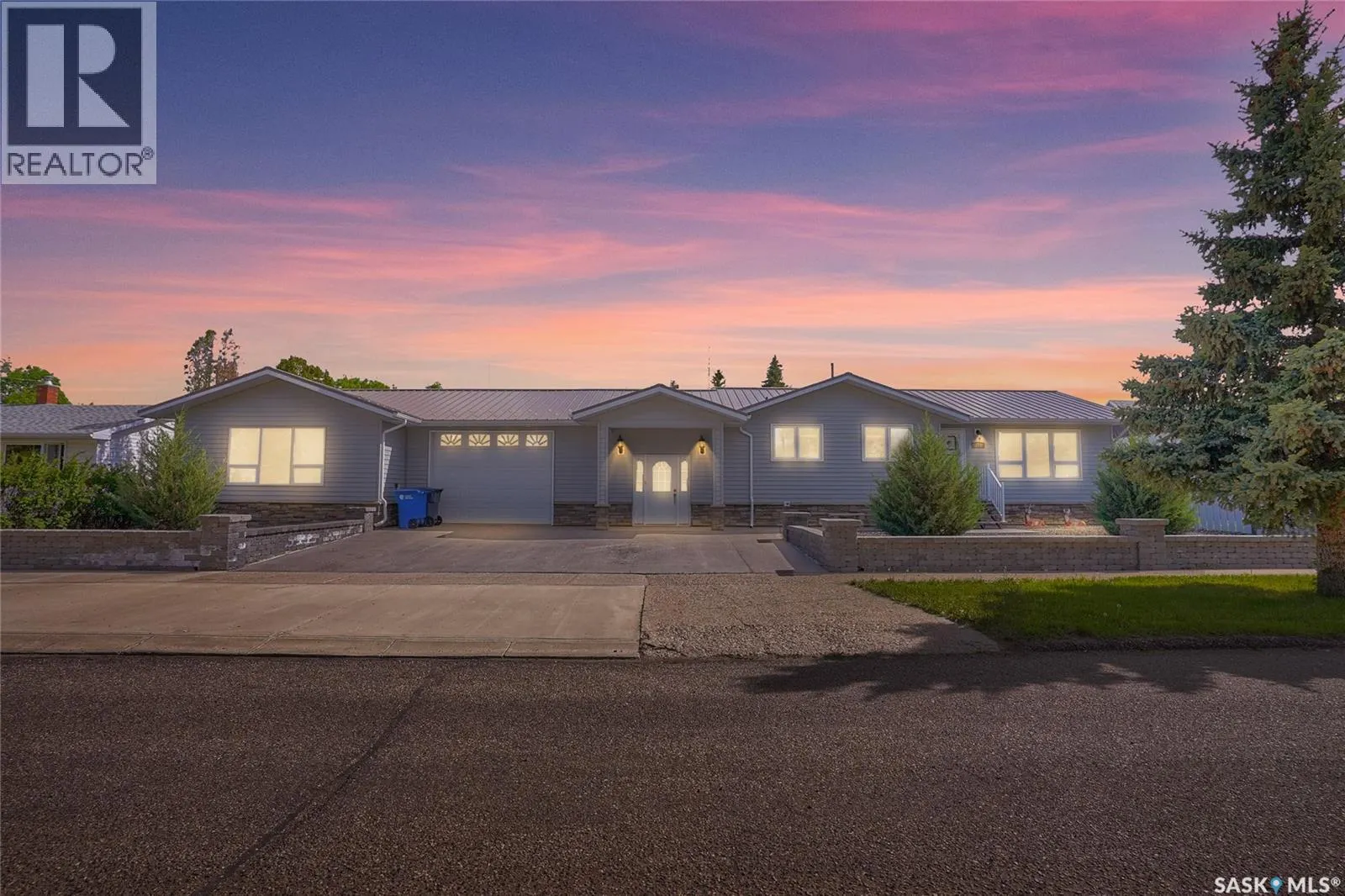 110 3rd AVENUE W