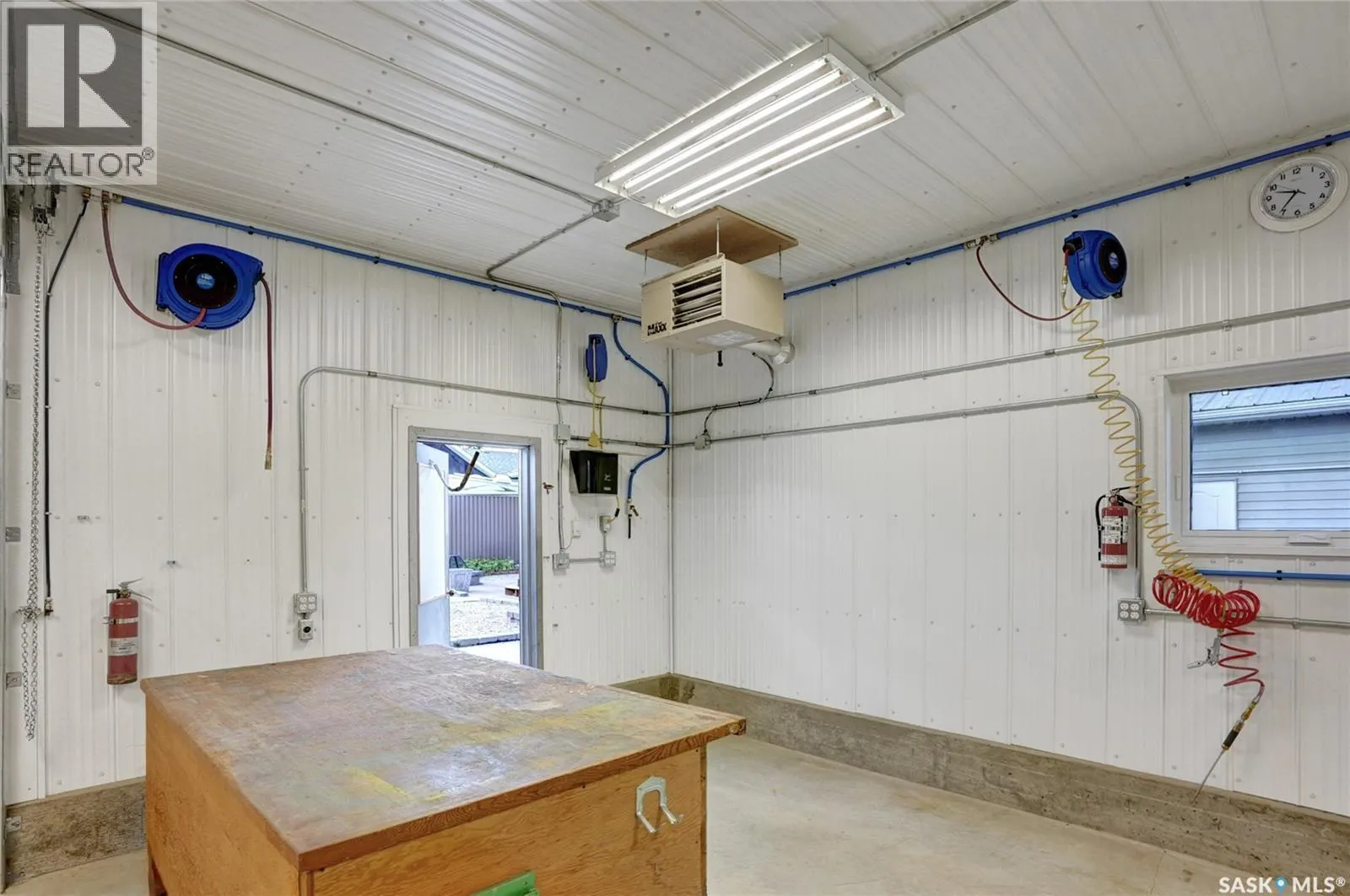 110 3rd AVENUE W