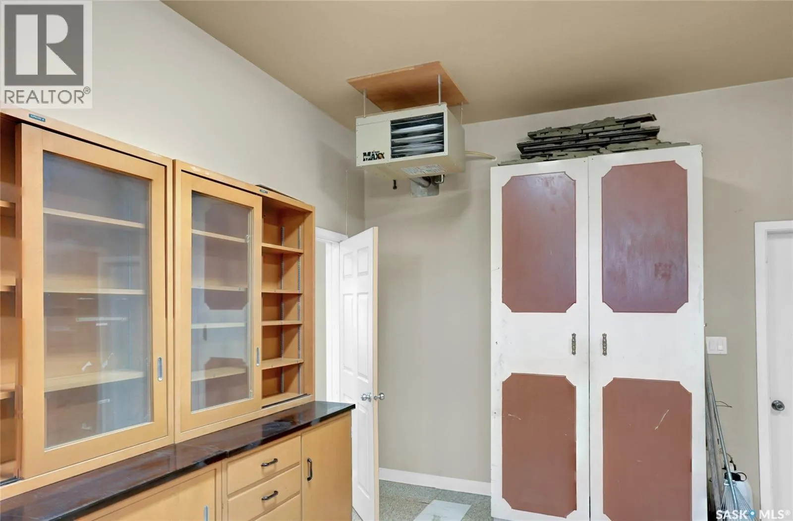 110 3rd AVENUE W