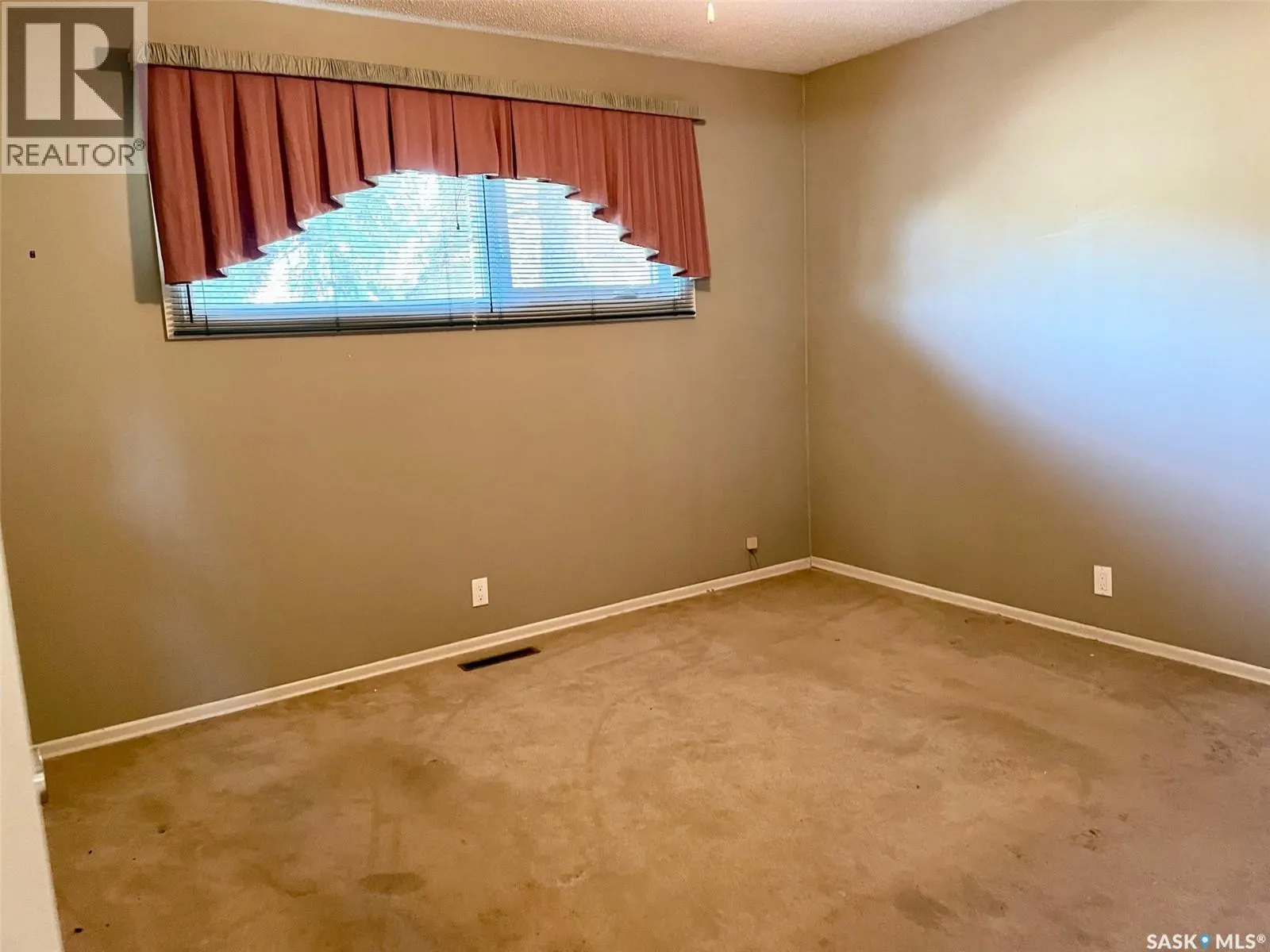 84 Victor PLACE