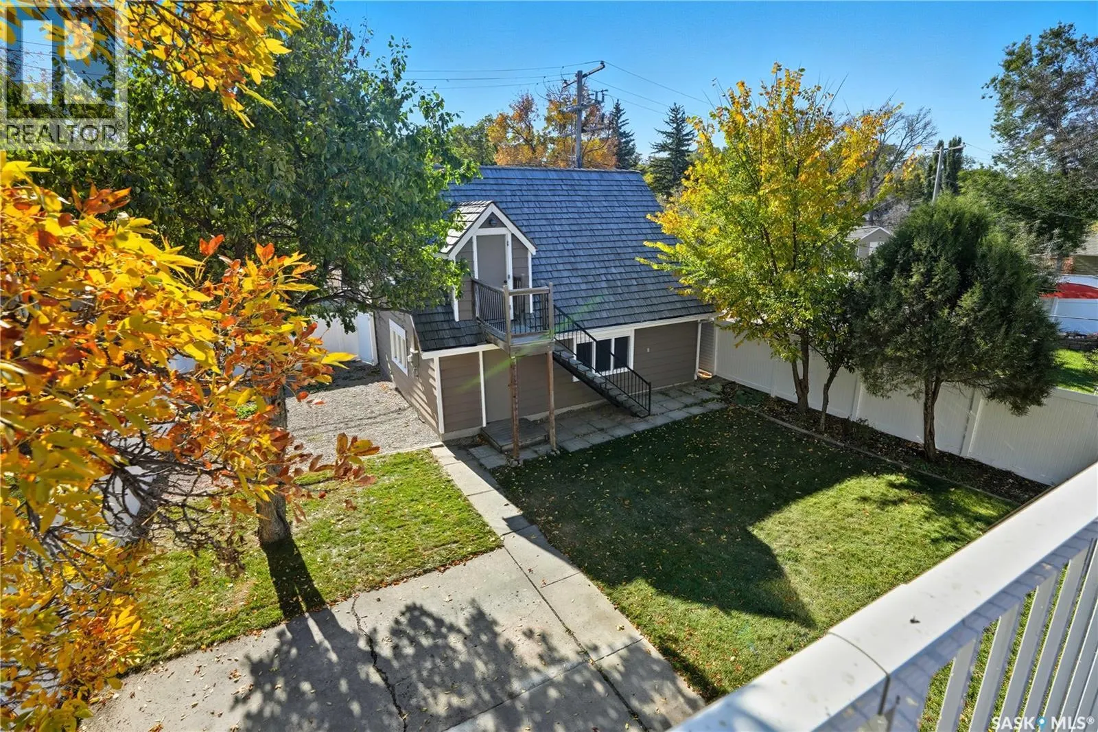2807 Assiniboine AVENUE