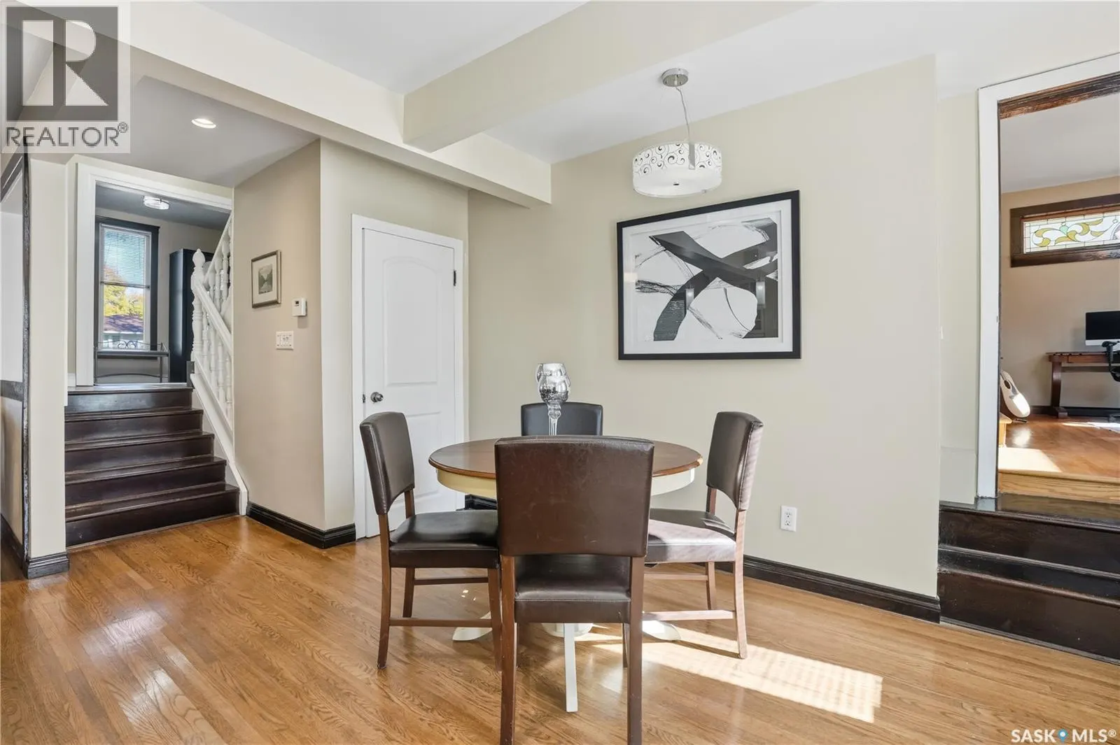 2807 Assiniboine AVENUE