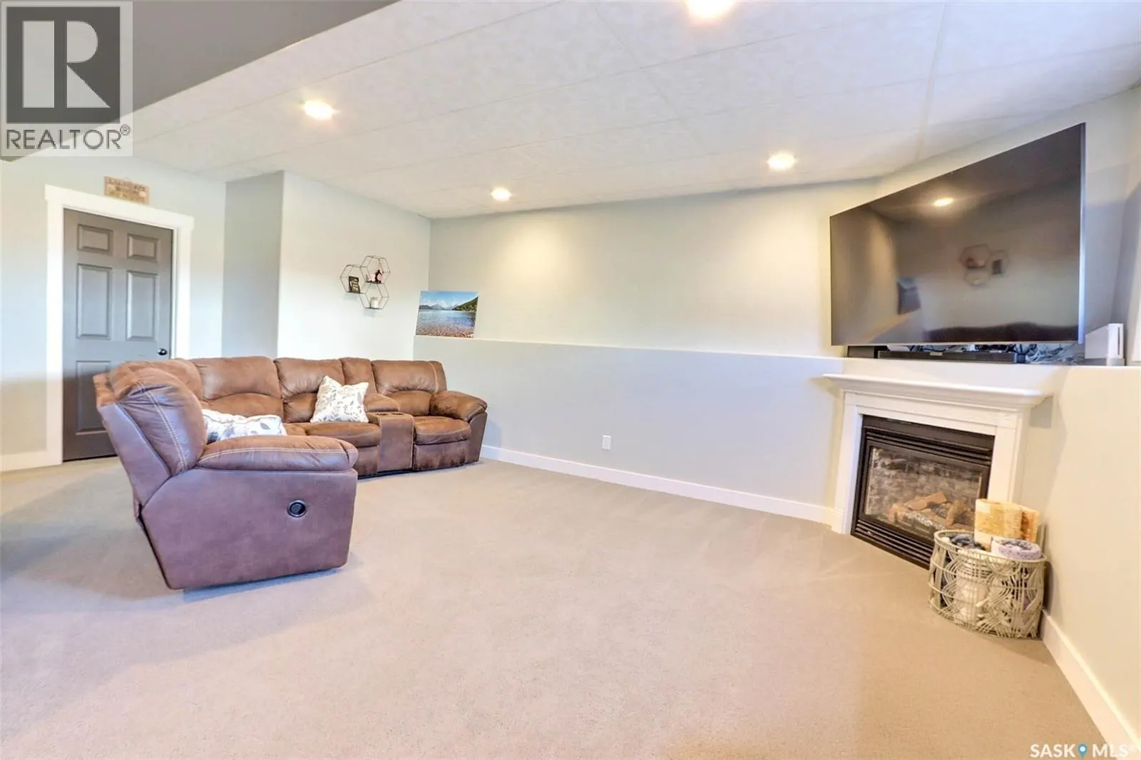 1 Borrowman PLACE