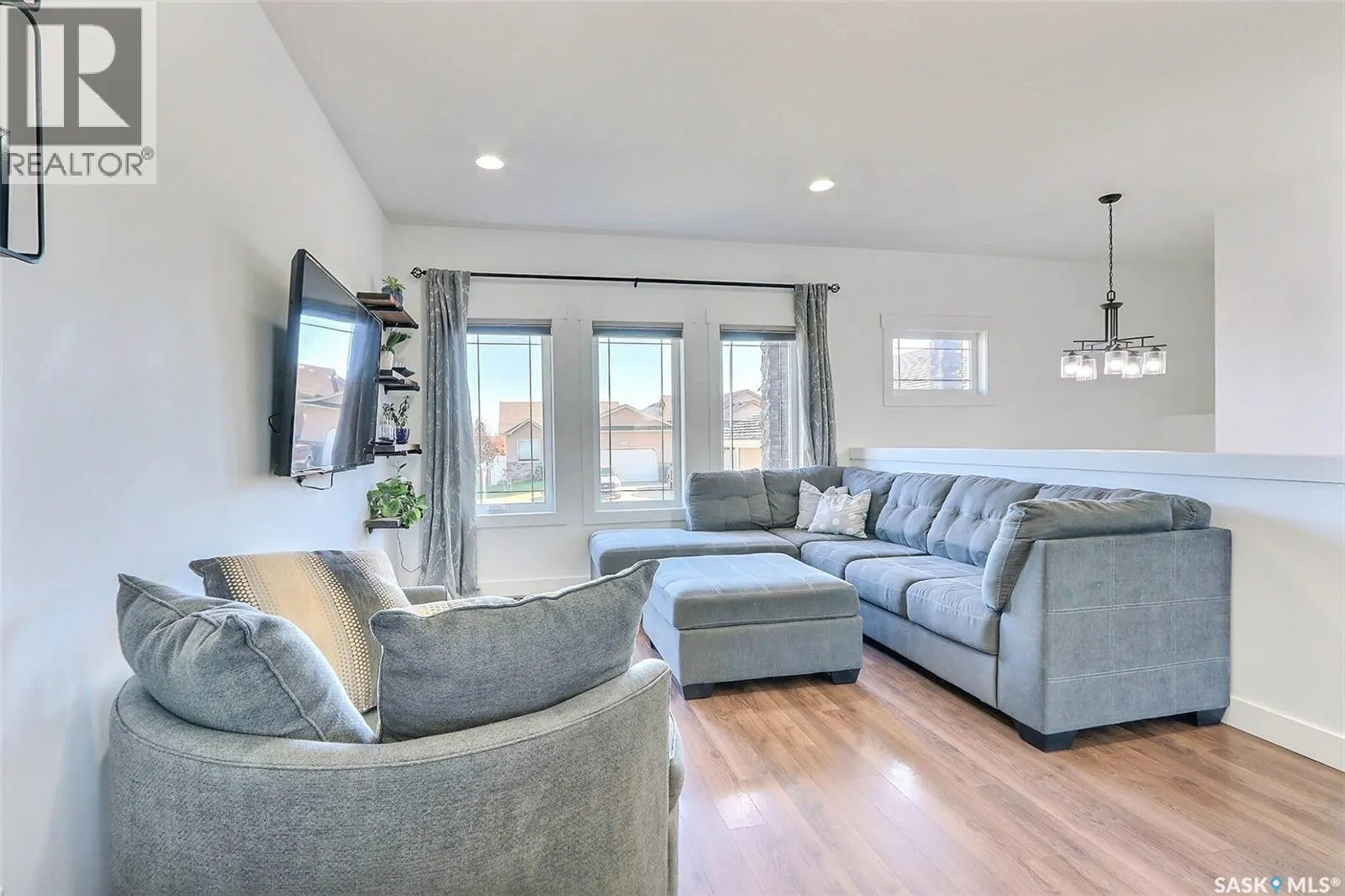 1 Borrowman PLACE