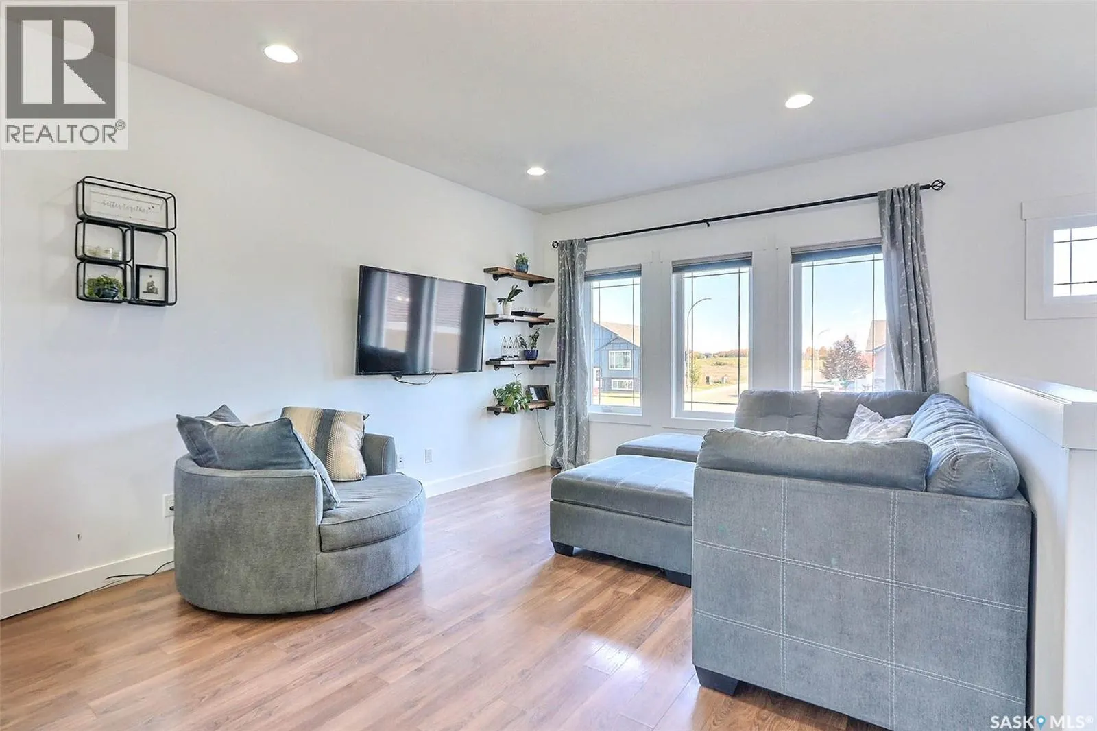 1 Borrowman PLACE