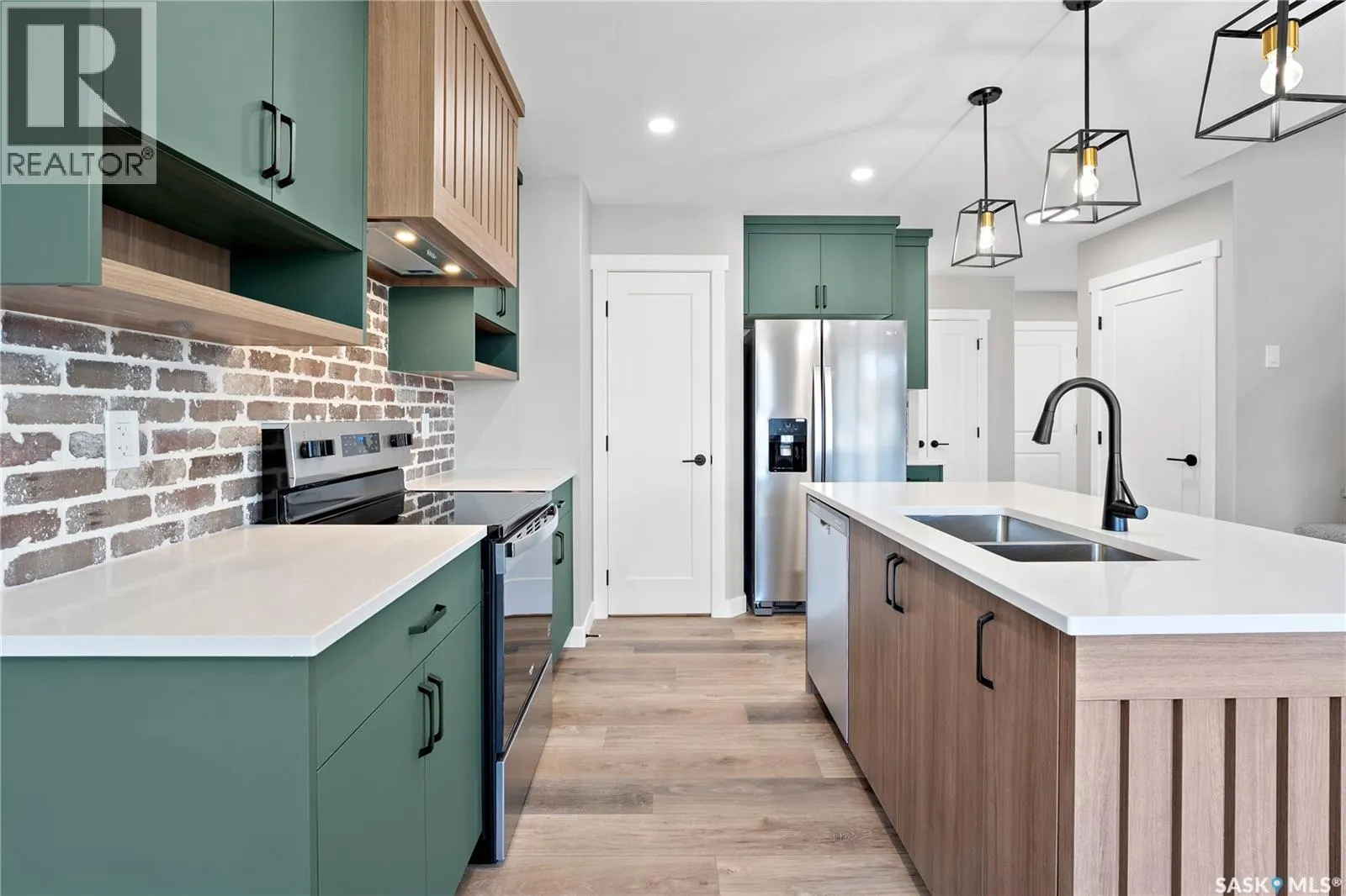 403 Kinloch CRESCENT
