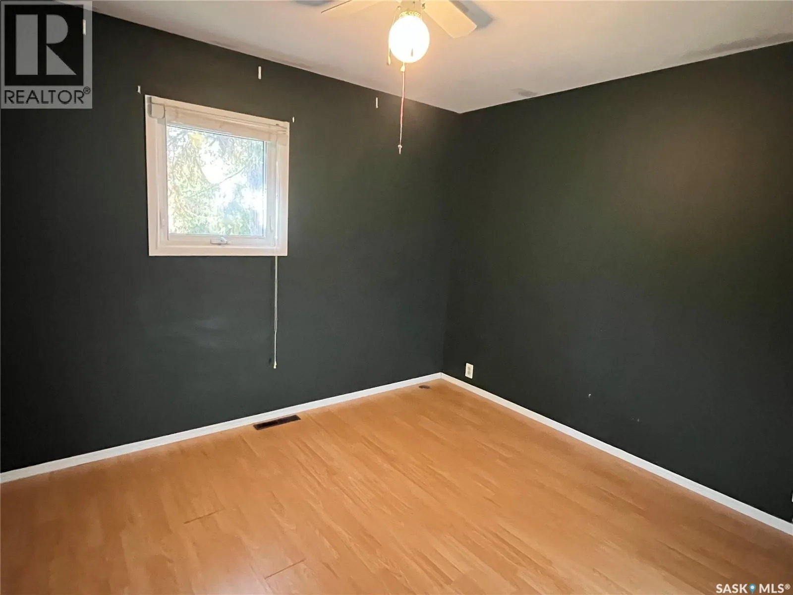 58 Horkoff AVENUE