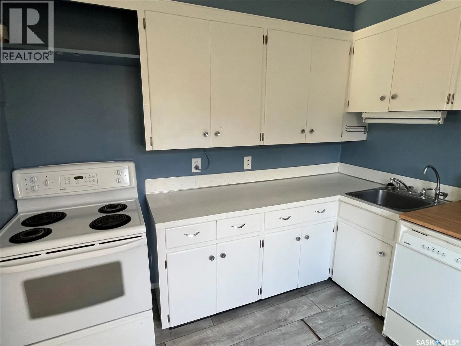 58 Horkoff AVENUE
