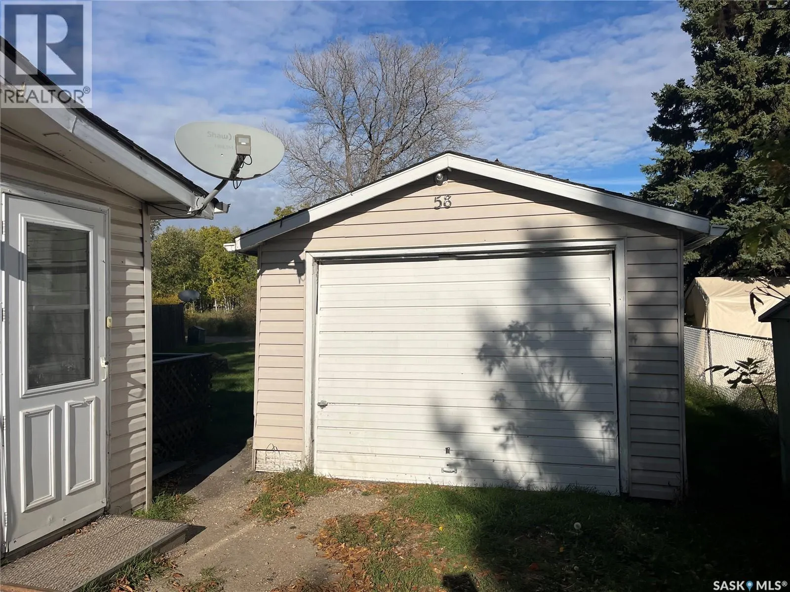 58 Horkoff AVENUE