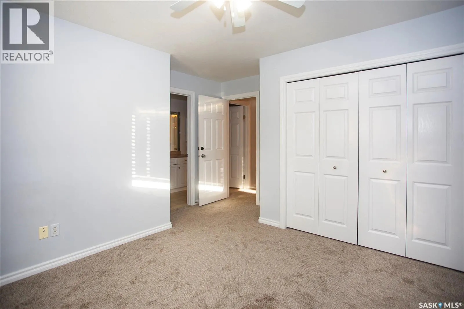 2 110 Banyan CRESCENT